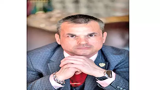 دكتور /دينيس كوركودينوف